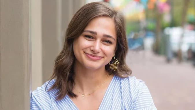 1664300143 ent22 octnov 100Women GianaAmador